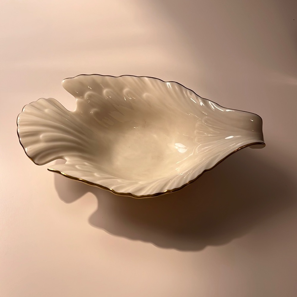 Vintage Lenox Dove Bird Candy or Nut Dish, Gold Trim. Great condition.